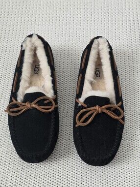 UGG Dakota Slipper Women's Size 7, Black With Brown Trim
